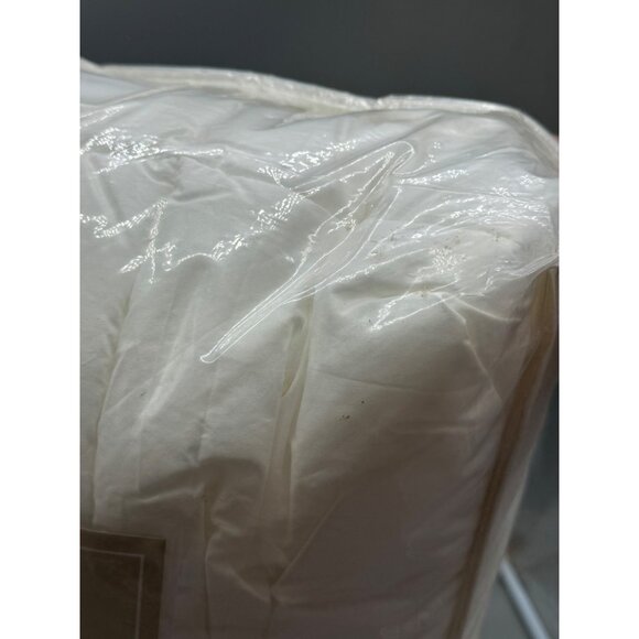 PB teen foundations bedding collection quallowarm comforter twin white READ NEW - Picture 2 of 6